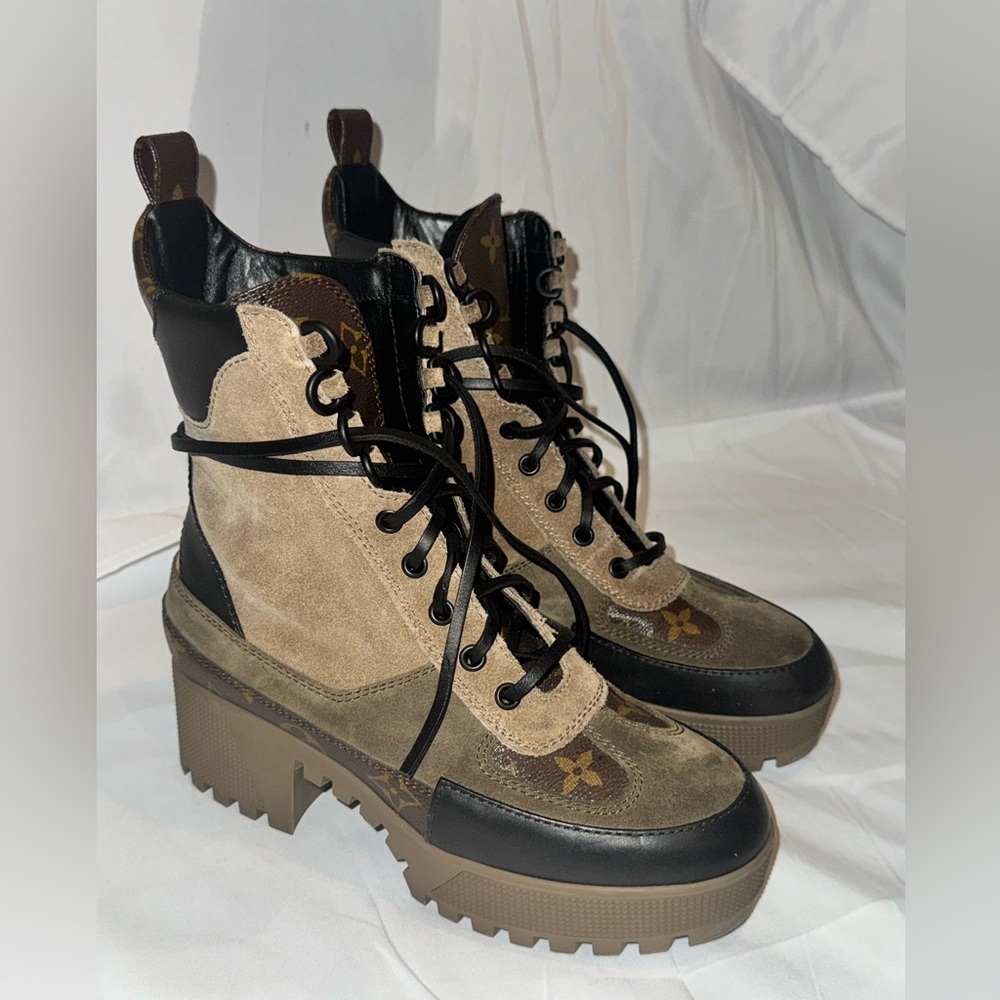 Louis Vuitton Desert boots